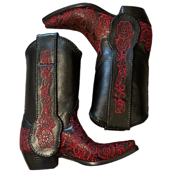 NWOB - Black Embroidered Cowboy Boots - woman’s size 8 - Picture 2 of 7